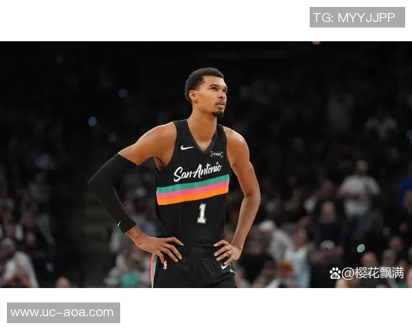 文班亚马亲自揭晓身高秘密光脚状态下竟达七尺四寸